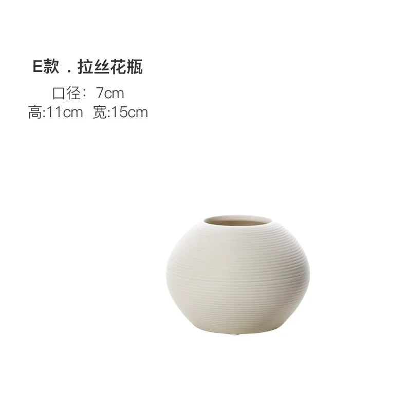 Modern Minimalist Creative White Brushed Ceramic Vase Dried Flower Arrangement Vase Home Decoration Nordic Art Crafts Ornaments